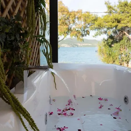 Kla Luxury Boutique Suites By Westbooking Gr Nikiana