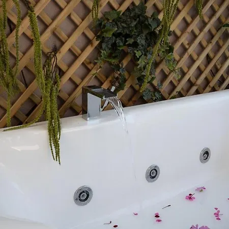 Kla Luxury Boutique Suites By Westbooking Gr